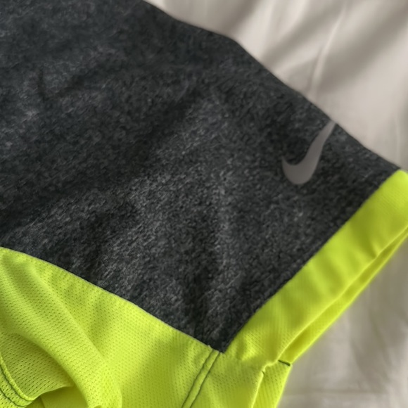 Men's Nike Golf Shirt - Picture 3 of 3